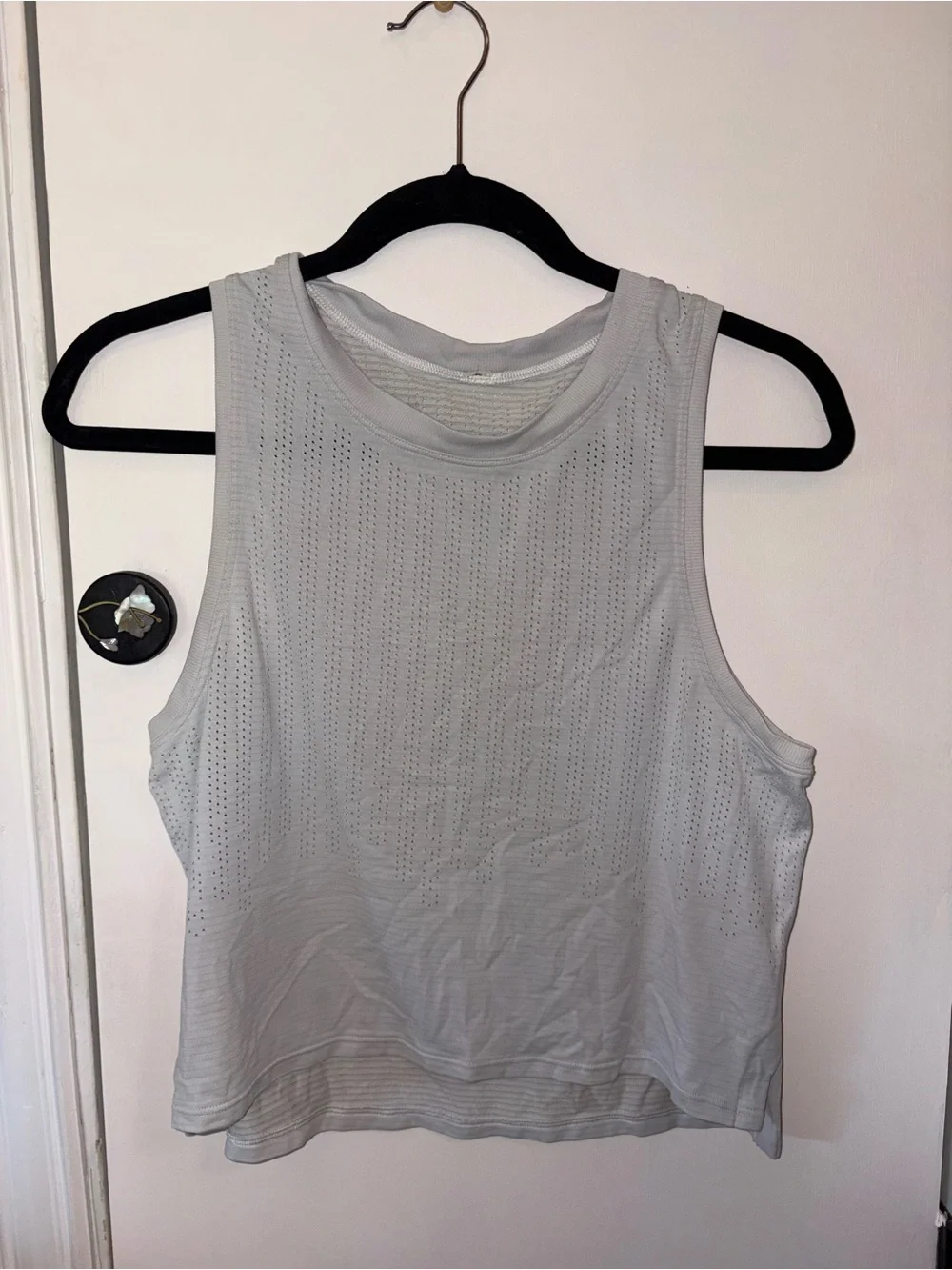Lulu Lemon Light Gray Women's Athletic Tank Top - Breathable Sleeveless Crop